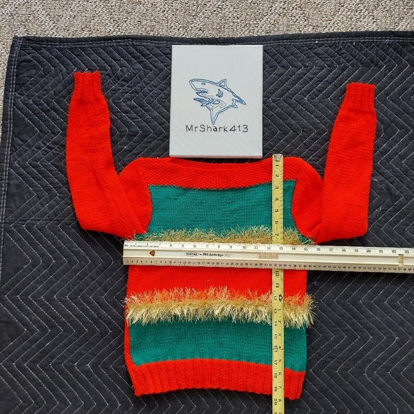 Christmas Sweater and Scarf Handcrafted Red Green Hold Small - Picture 8 of 10